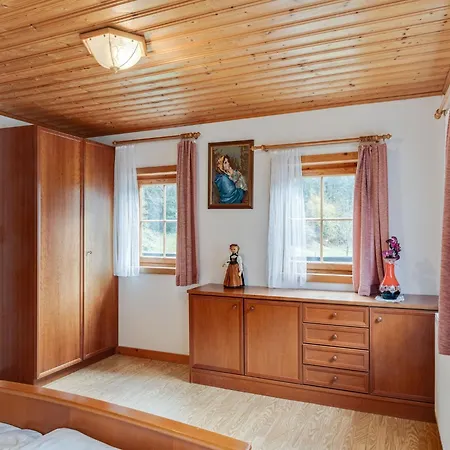 בית נופש In Matrei Near Lift & Bus